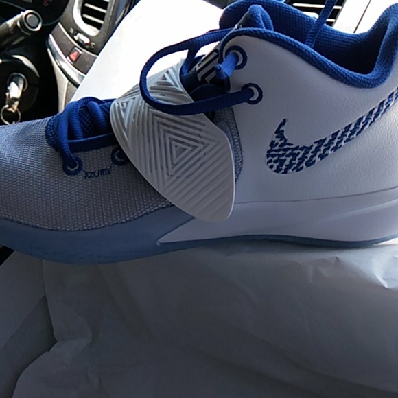 Kyrie flytrap ||| - Picture 3 of 4